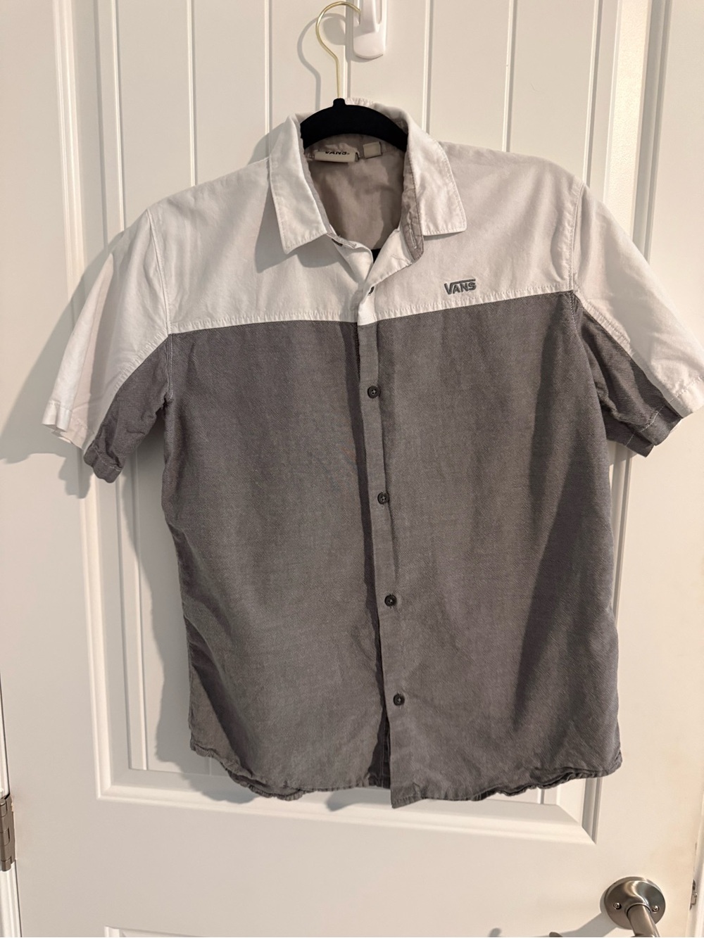 Vans Boys XL Gray White Colorblock Short Sleeve Button-Up Shirt